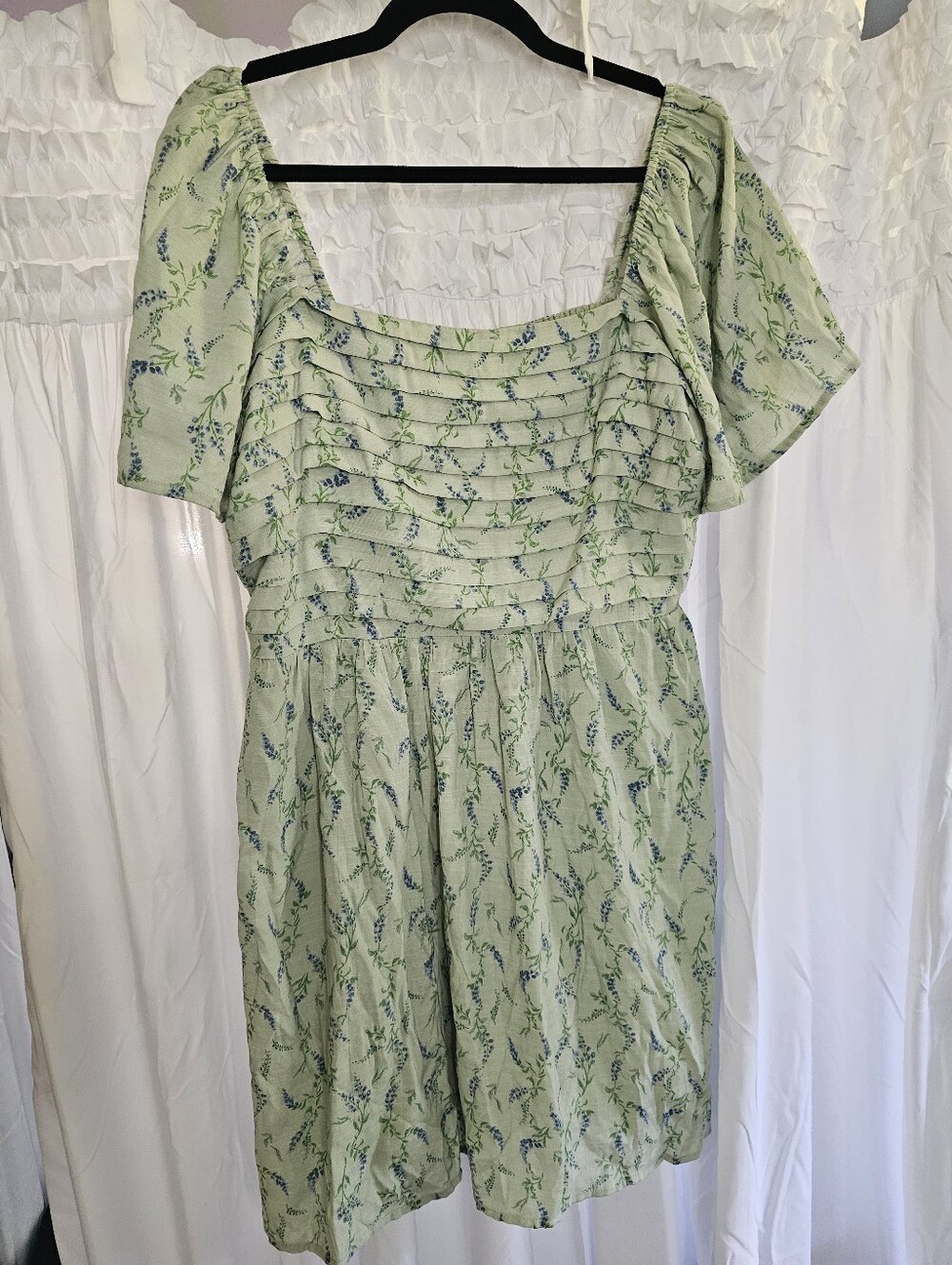 LC Lauren Conrad Light Green Floral Pleated Bodice Midi Dress with Pockets